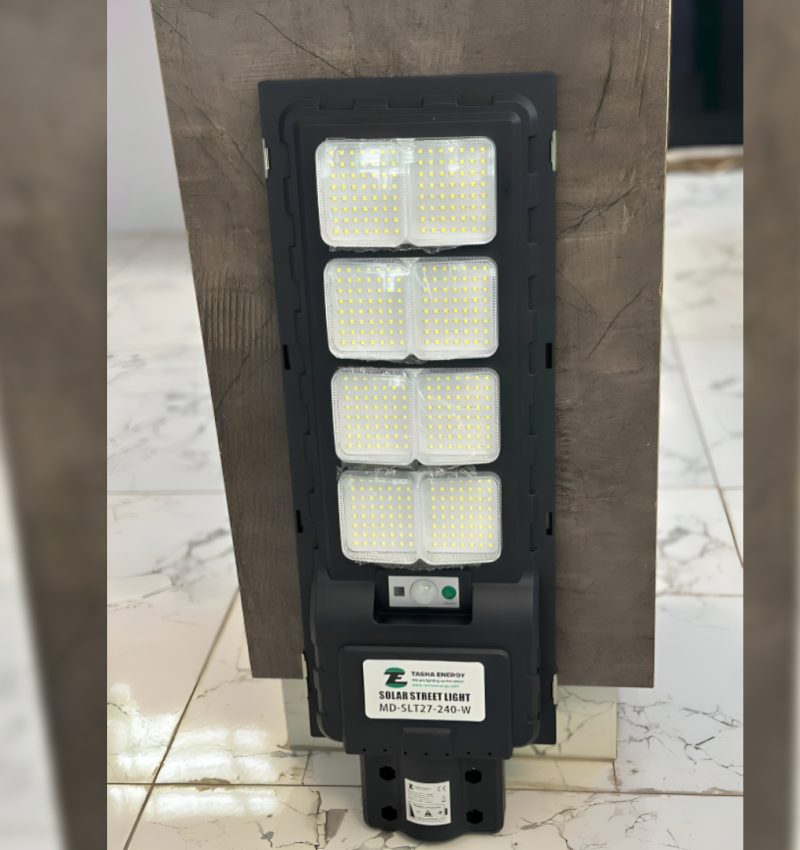 240W Mini Solar Streetlight